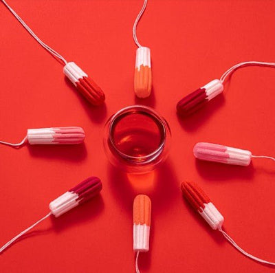 entenda o significado da cor da menstruação e os sinais do seu corpo